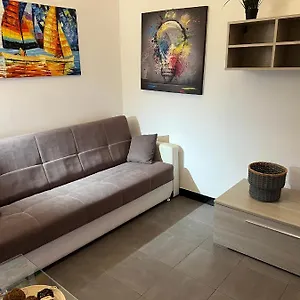Appartamento Low-cost Fillak, Genova
