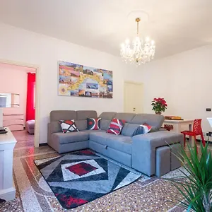  Apartament Waterfront House
